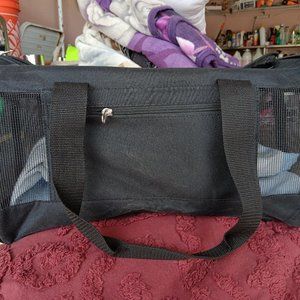 Like new pet carriers small